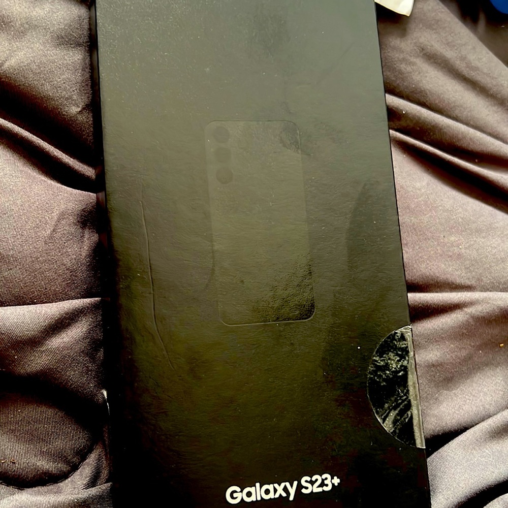 Samsung galaxy s23 plus phantom black new and unlocked 256 gb